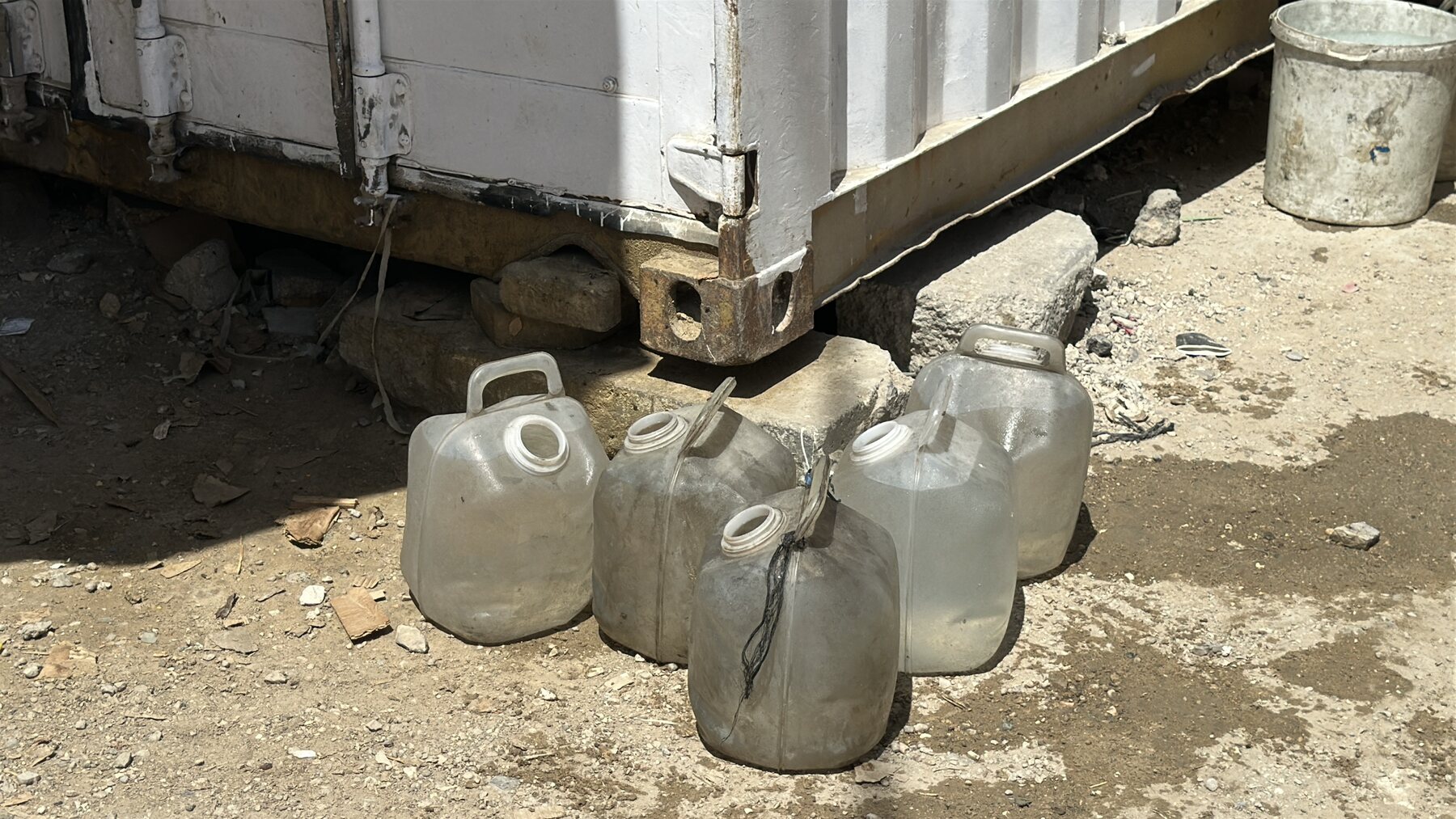Gaza clean water distribution 23